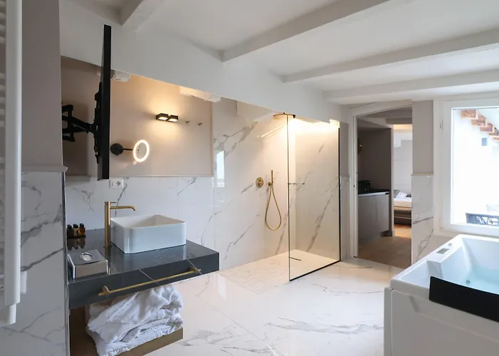 Prestige Boutique - Piazza Duomo View Apartamento 4*