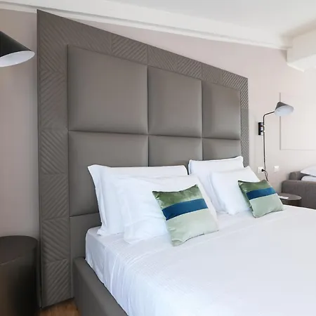 Prestige Boutique - Piazza Duomo View Apartment