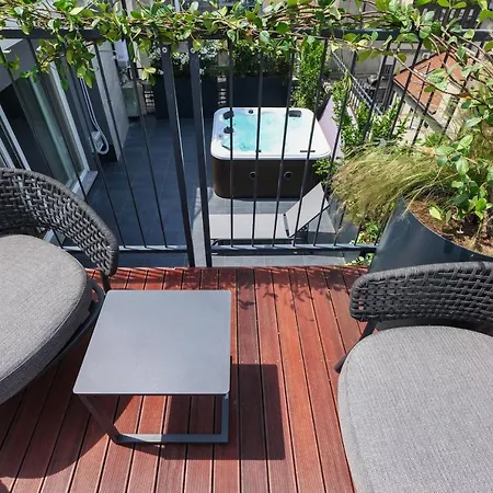 Prestige Boutique - Piazza Duomo View Apartment Milan