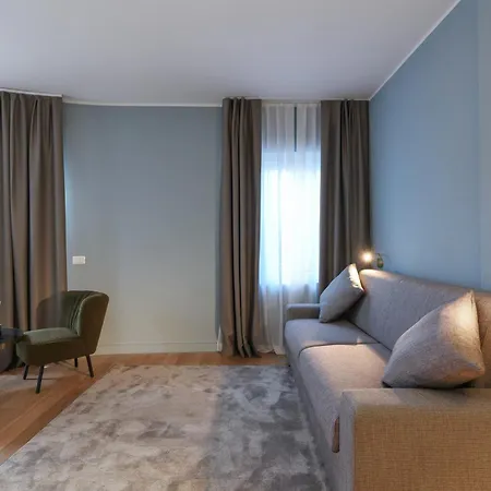 Prestige Boutique - Piazza Duomo View Apartment Milan